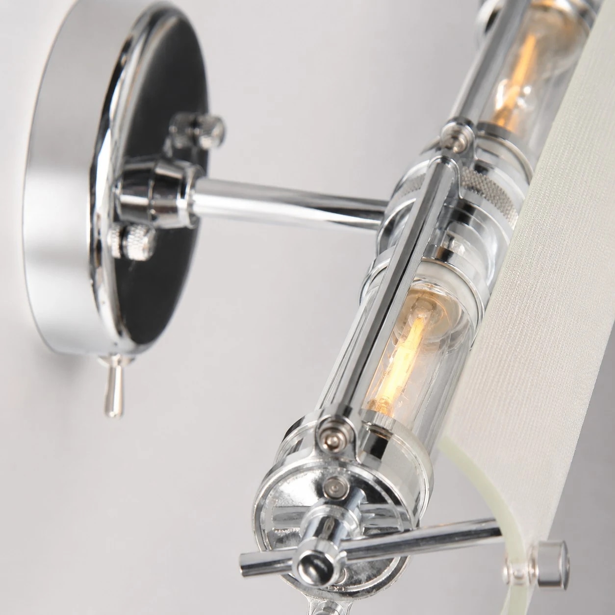 Clear glass, balanced structure