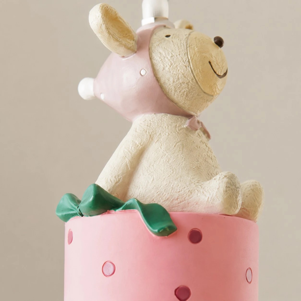 Bunny pink gift box detail