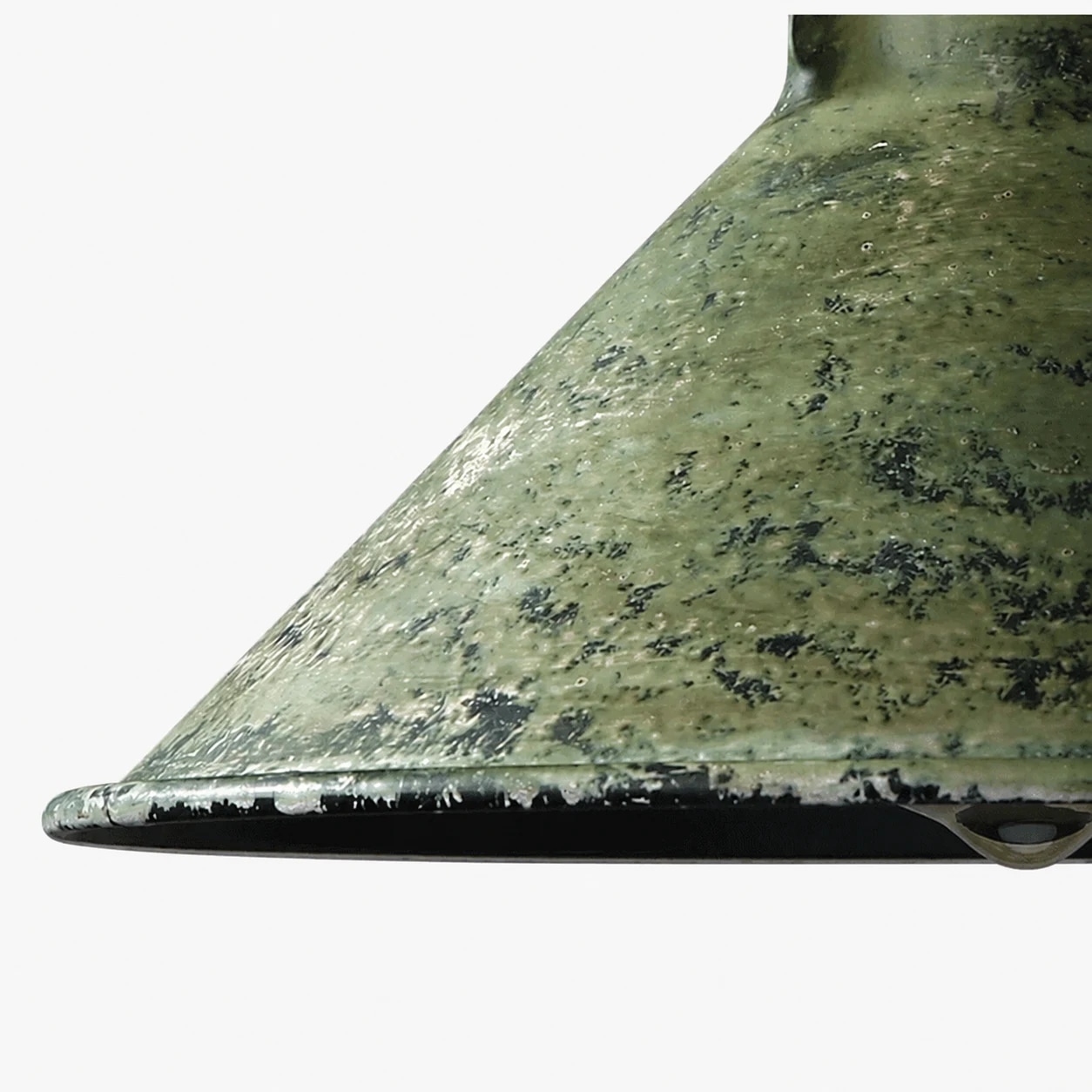 Green distressed shade rim detail