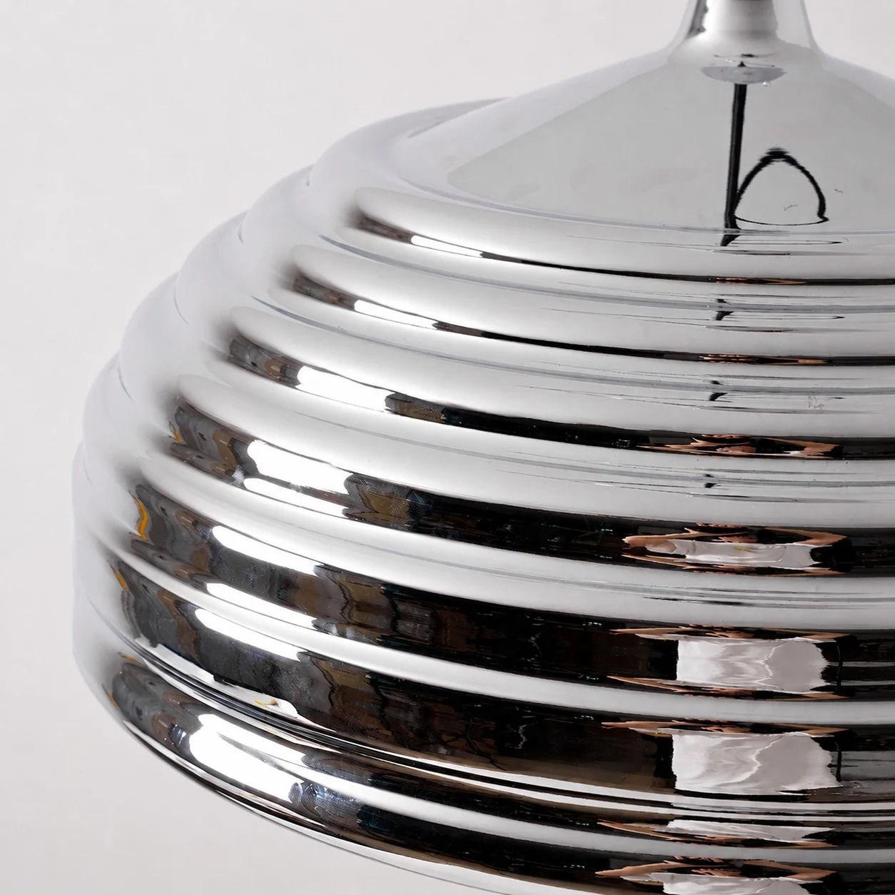Ribbed polished chrome shade