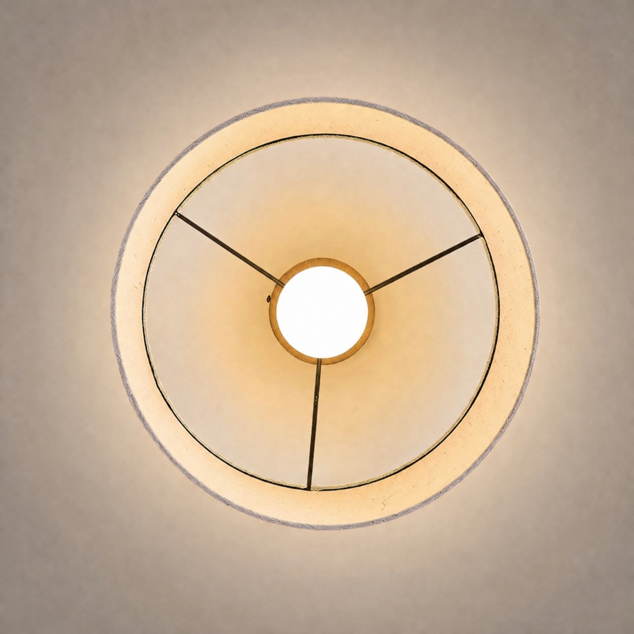 Vue intérieure de l'abat-jour rond de plafond