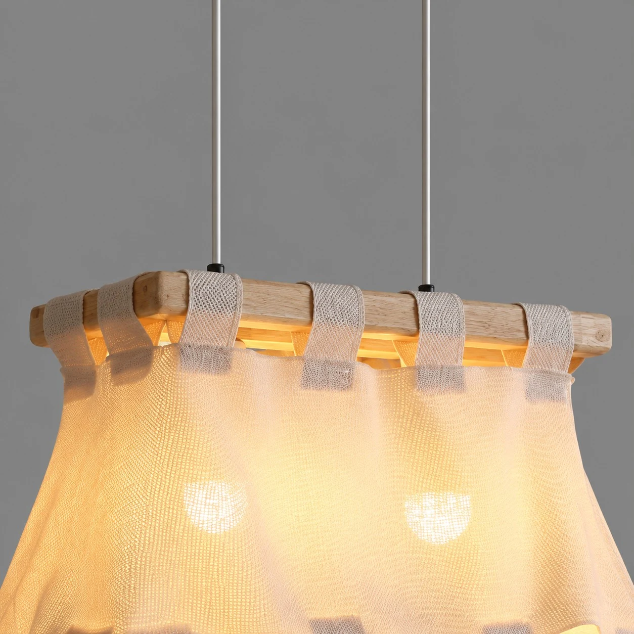 Pendelleuchte aus Wabi-Sabi-Holz und Stoff mit Stoffschirmstruktur