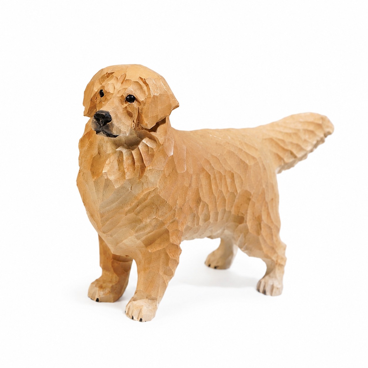Schreibtischornament in hellem Holzton mit Golden-Retriever-Motiv – Gesamtansicht