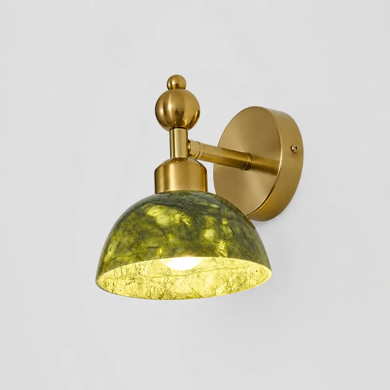 Halve bolvormige, regelmatige, grote, groene stenen muurverlichting