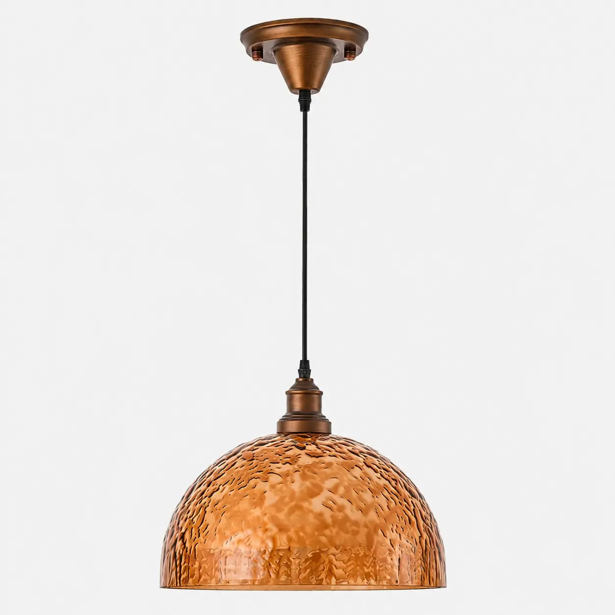 Luminária pendente em acrílico âmbar com cabo ajustável.