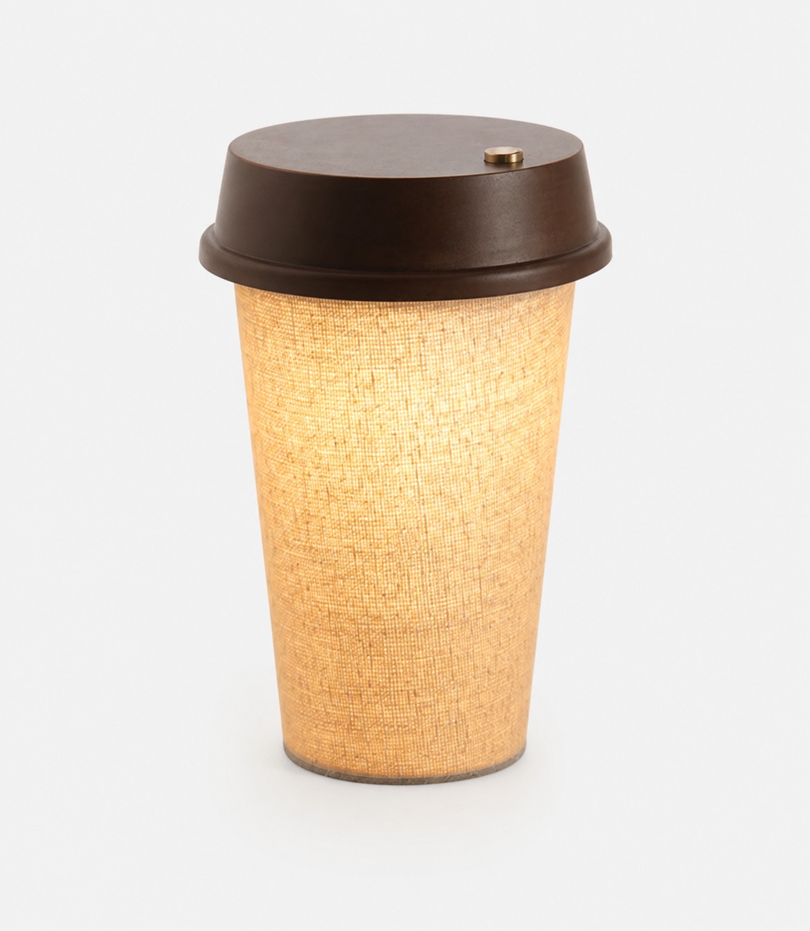 Lampe de table rechargeable en bois de noyer en forme de tasse à café : vue complète du produit