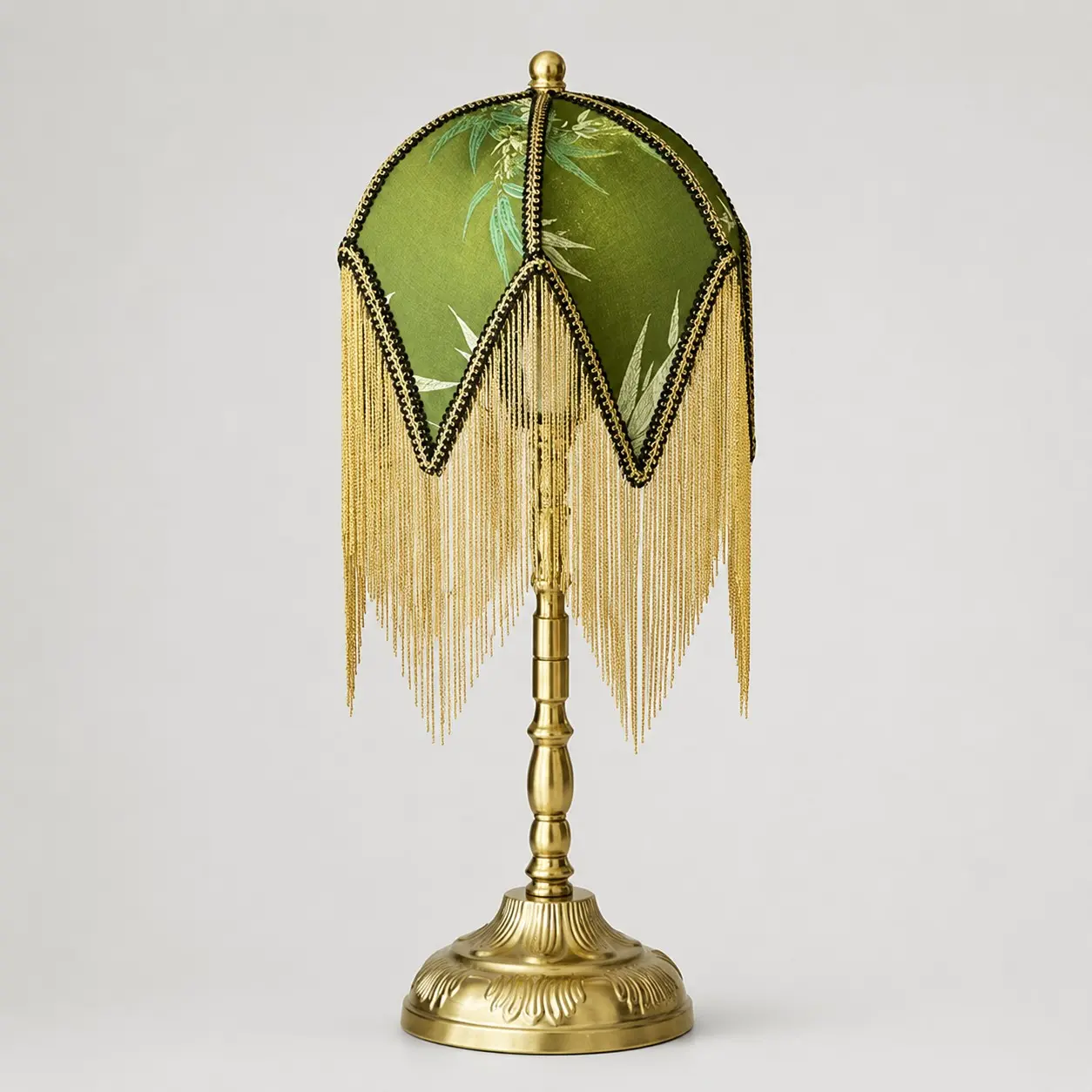 Vintage grüne Quasten-Tischlampe