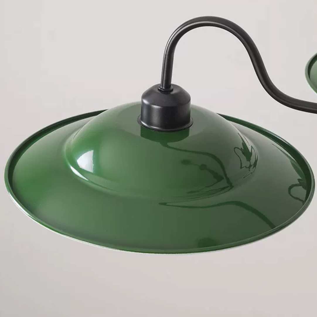 Tono de esmalte verde con la parte inferior pálida
