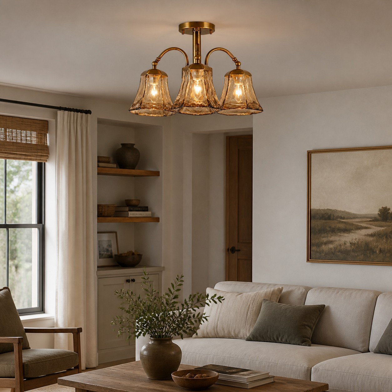 Luminária de teto semi-embutida em latão e vidro âmbar em um interior