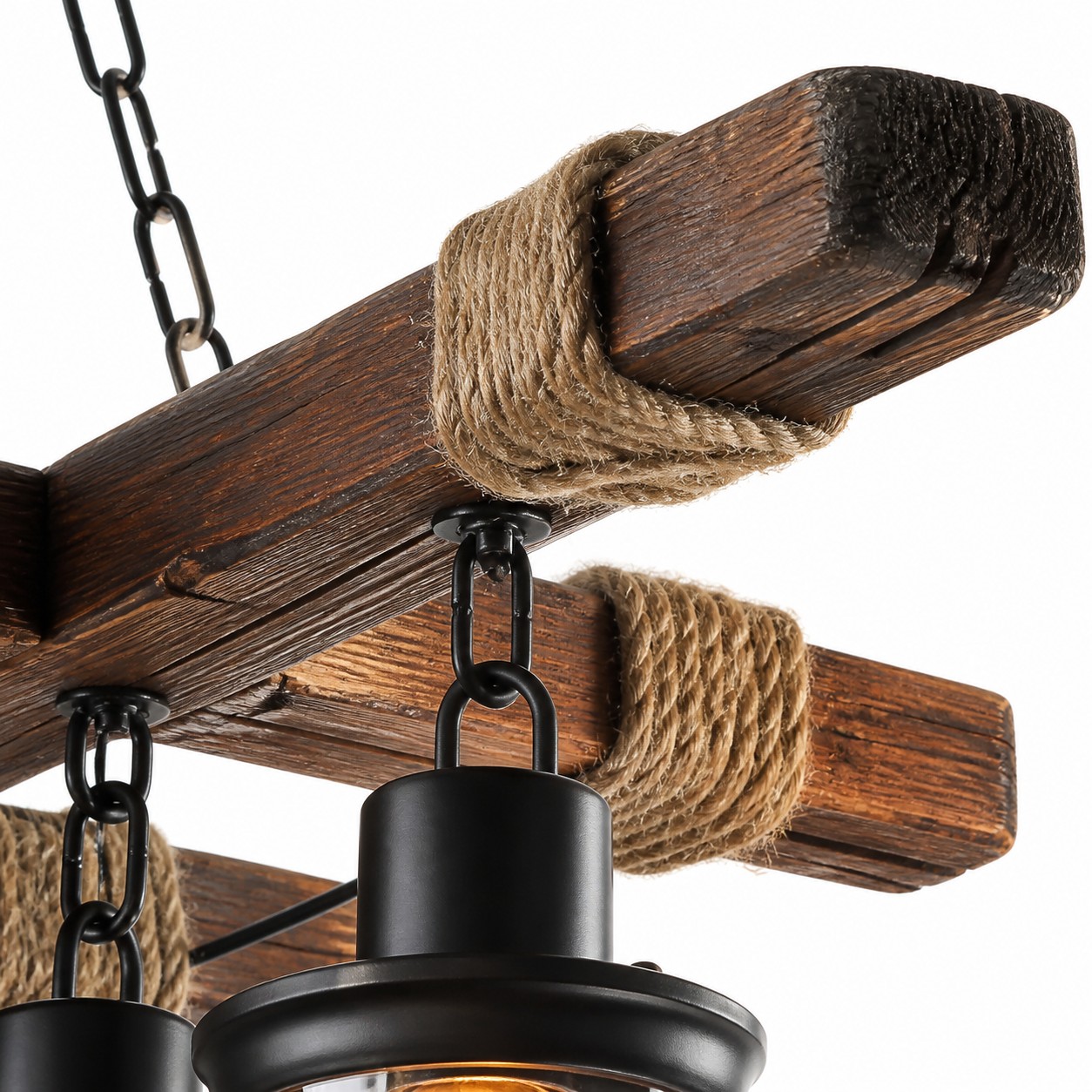 Junta de viga de madera cruzada envuelta en cuerda