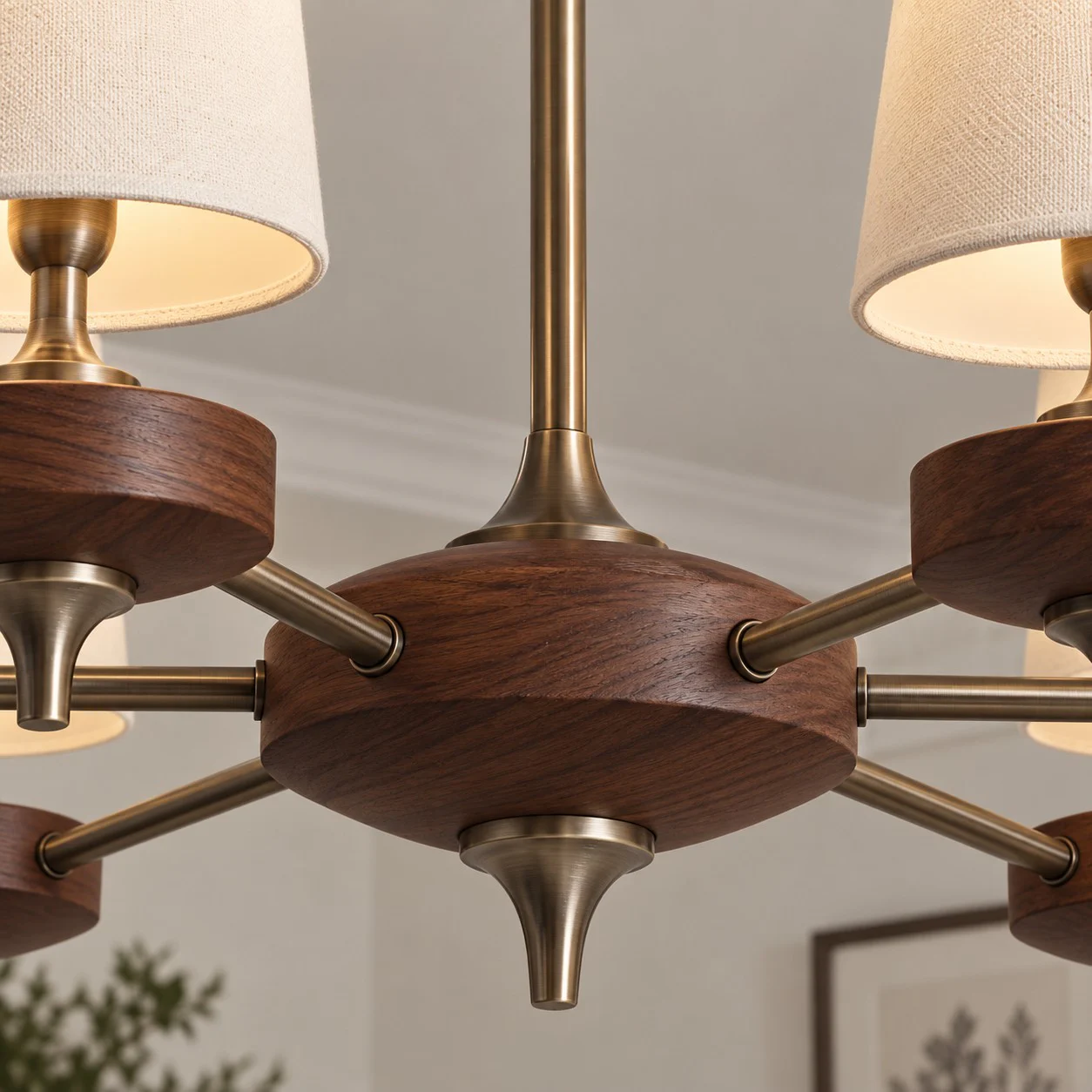 Eje central en tono nogal y brazos de bronce antiguo." width="1254" height="1254