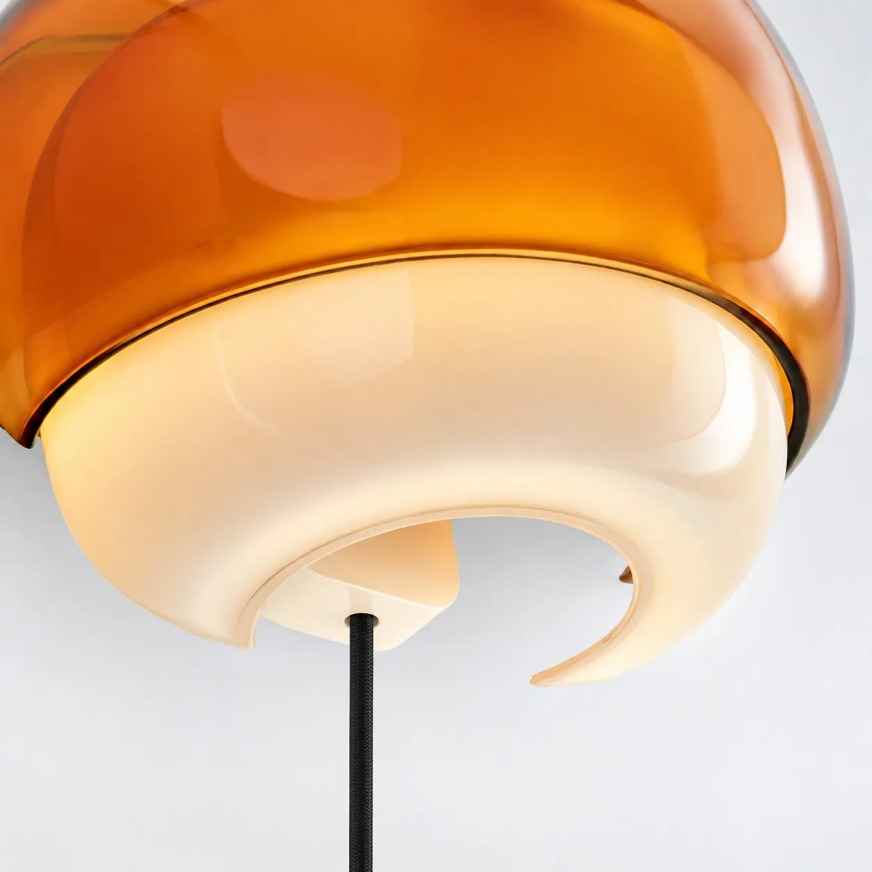 Close detail of the plug-in cord and inline switch