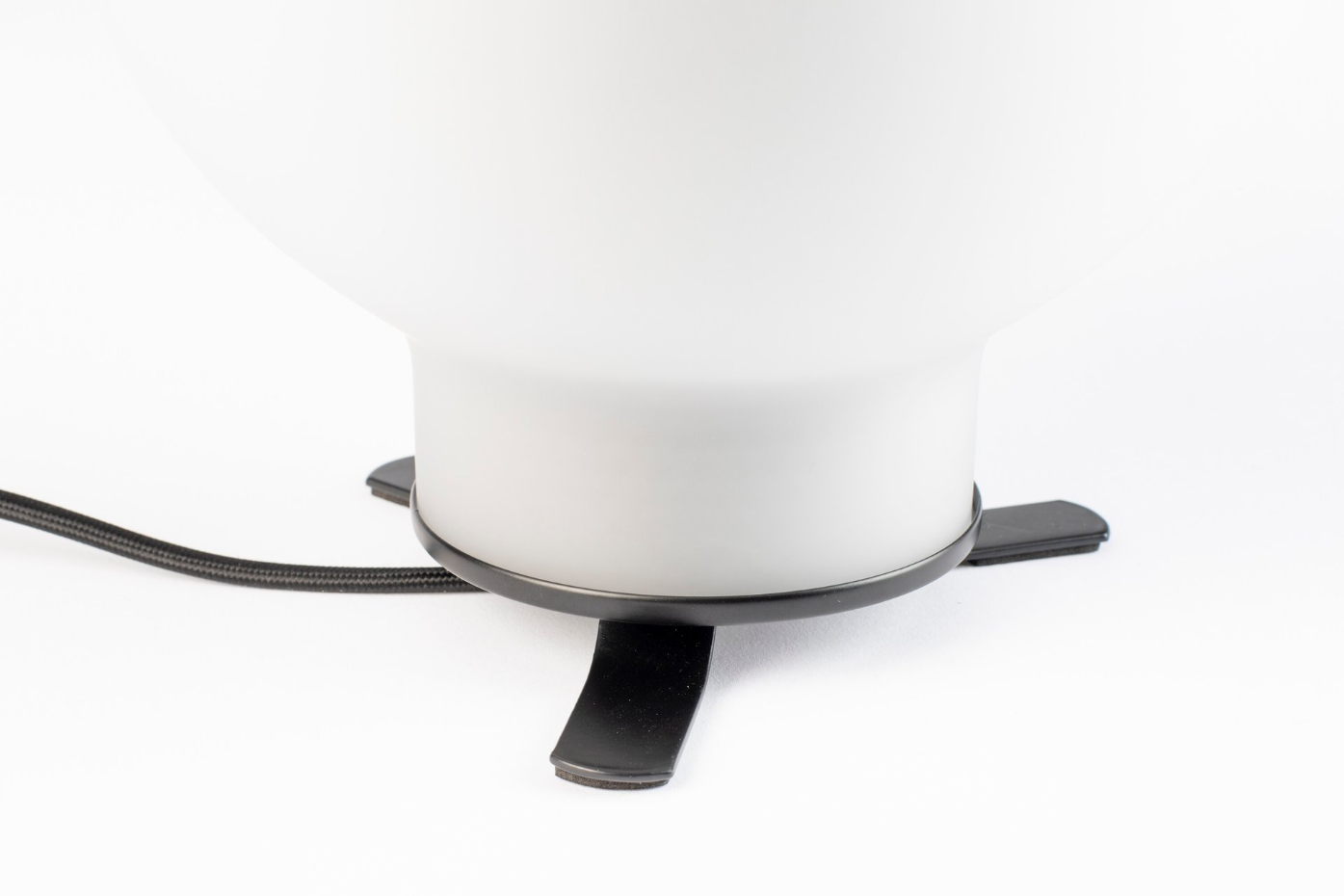 Lampe à poser en fer NOMAD