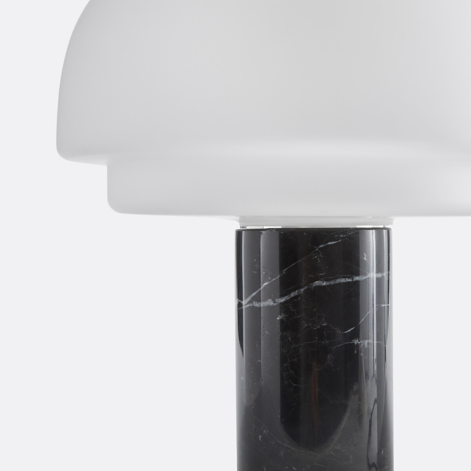 Lampe à poser, en opaline et marbre, hauteur 43,1 cm, AGATHILDA