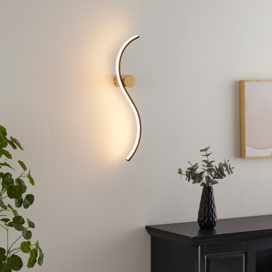 Applique LED élégante et longiligne - CURVA