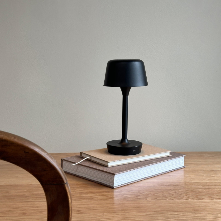 Lampe à poser en métal LED FLOW