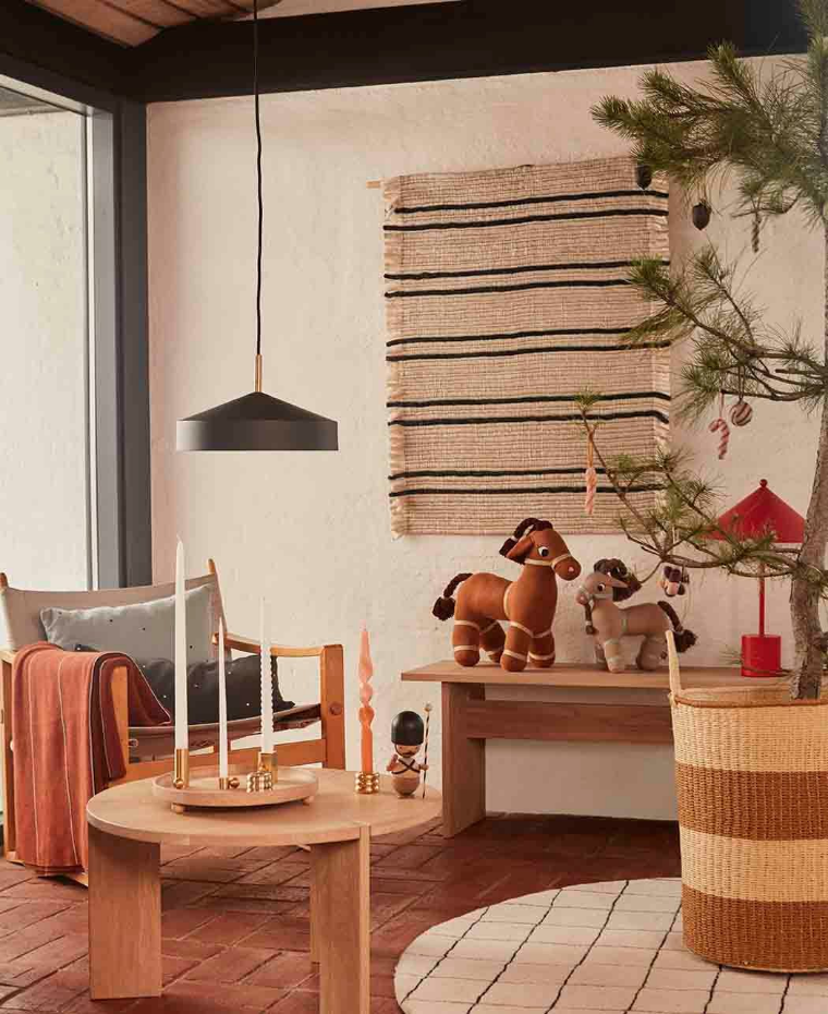 Lampe suspendue en métal avec abat-jour