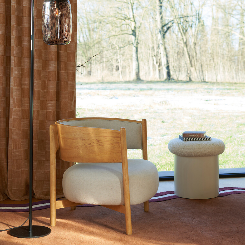 Lampadaire en métal fer et verre ambré, Toleco