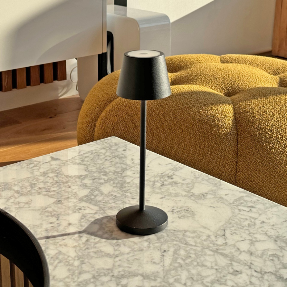 9 Lampe de table EMILY + Socle de charge