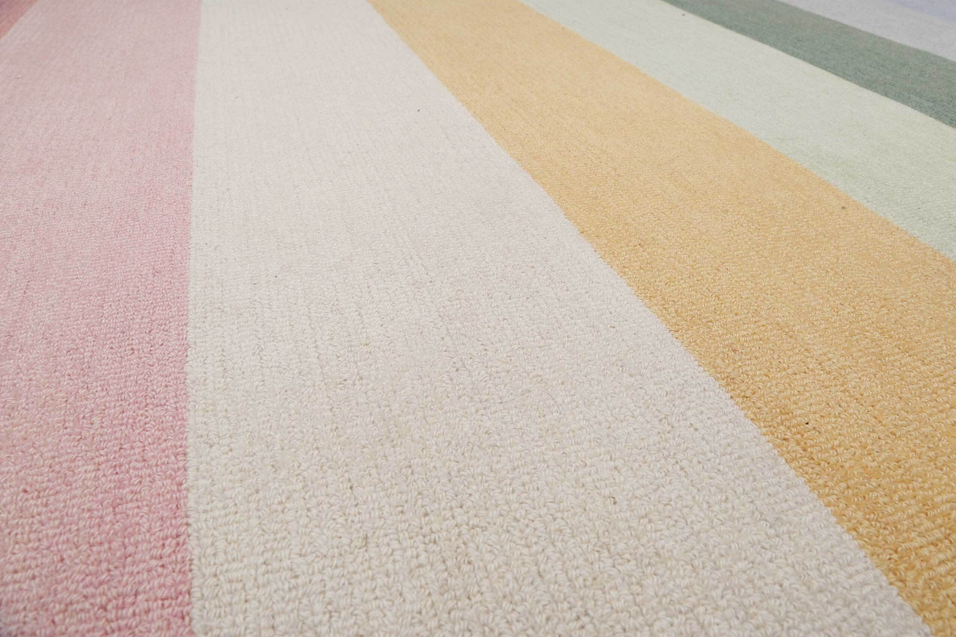 Tapis enfant à poil ras et rayures ,  LIO