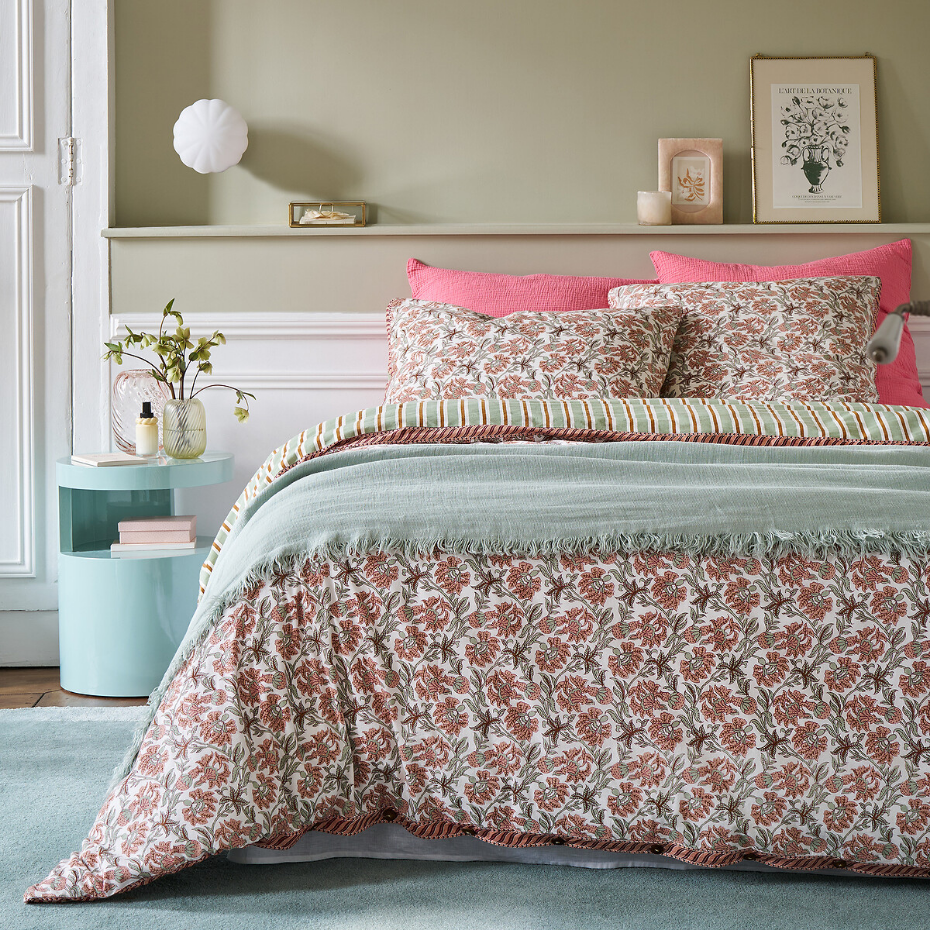 Applique ou plafonnier, en laiton et verre opaline, AMIA