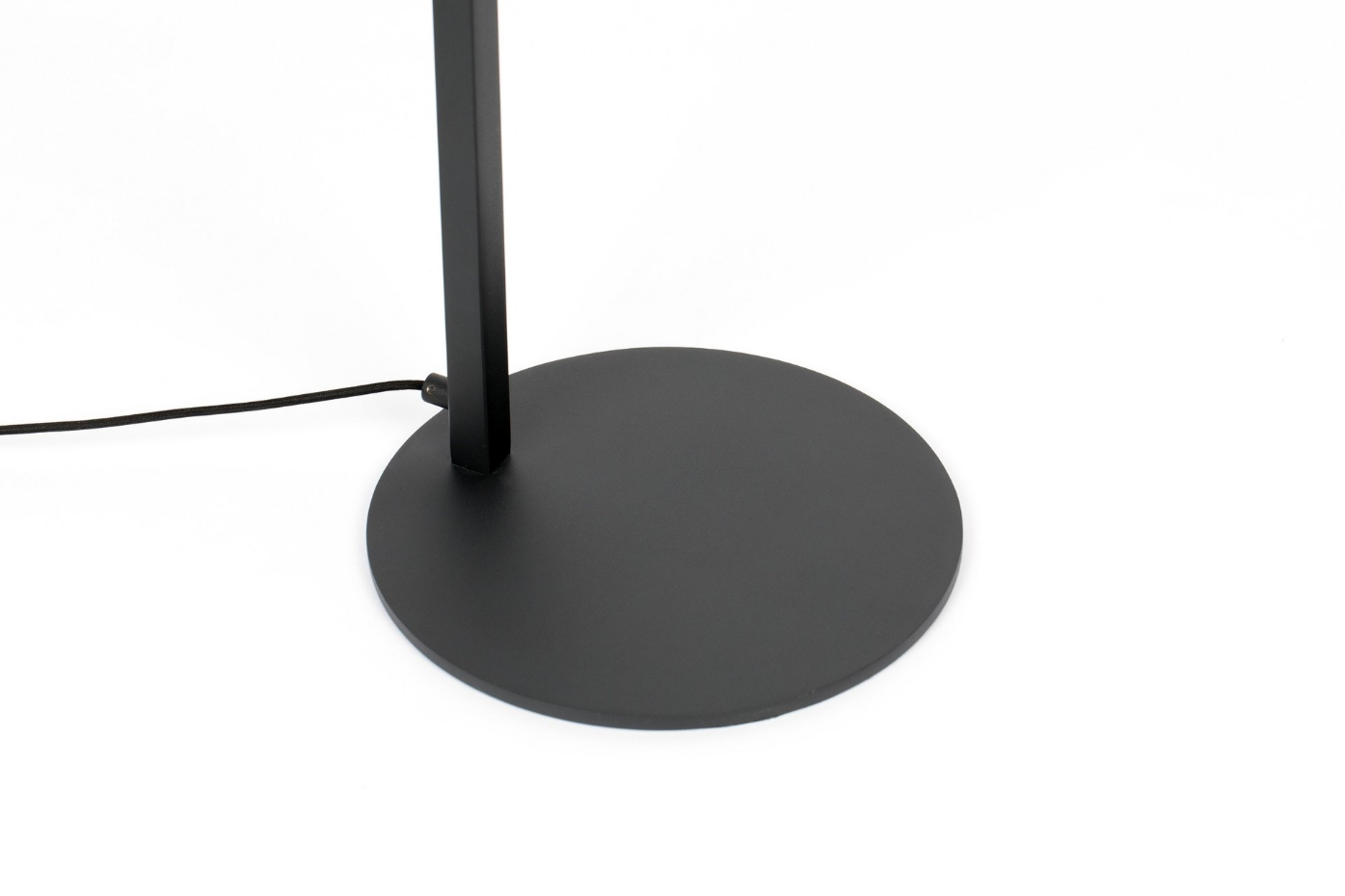 Lampadaire design en métal, LUB