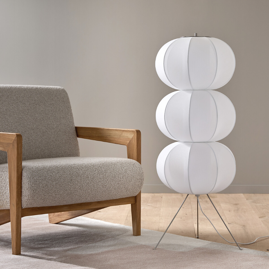 Lampadaire, lampion en maille, Satchi