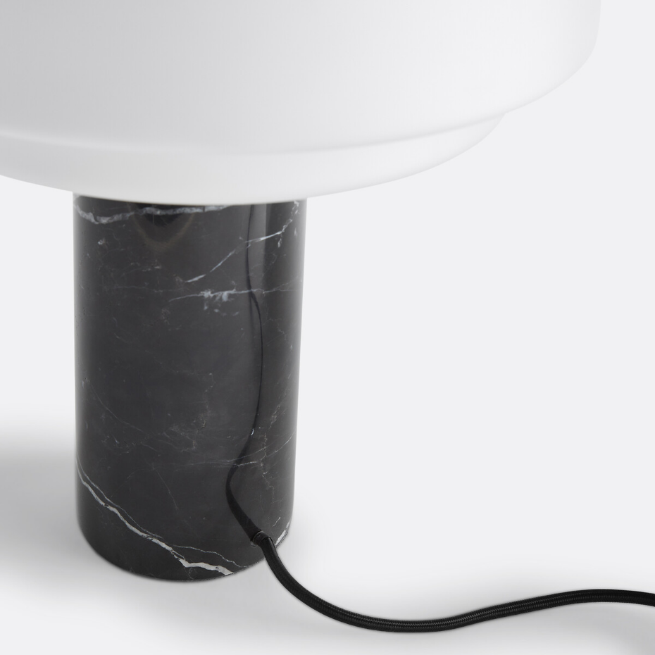 Lampe à poser, en opaline et marbre, hauteur 43,1 cm, AGATHILDA