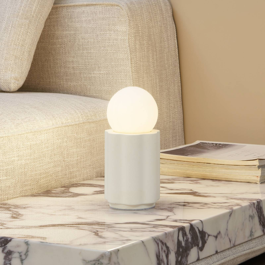 Lampe à poser en plâtre moderne, Nielson