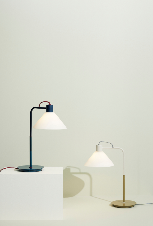Lampe de table en fer et verre SPOT