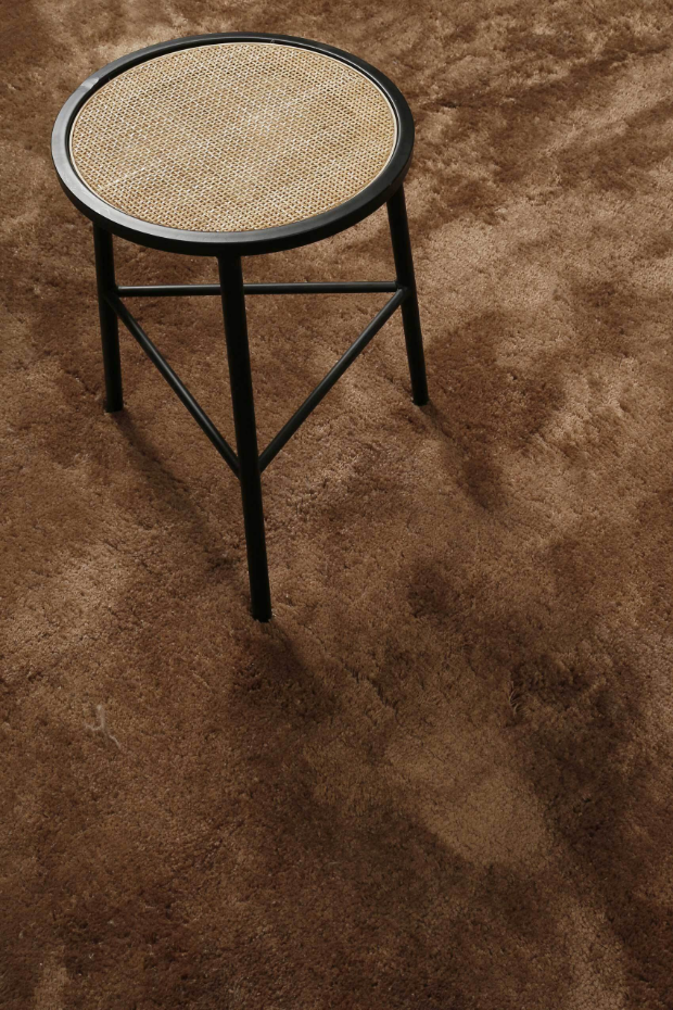 Tapis à poils longs avec de légères rayures ,  Lulu