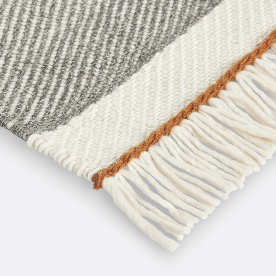 Tapis en laine, Naga
