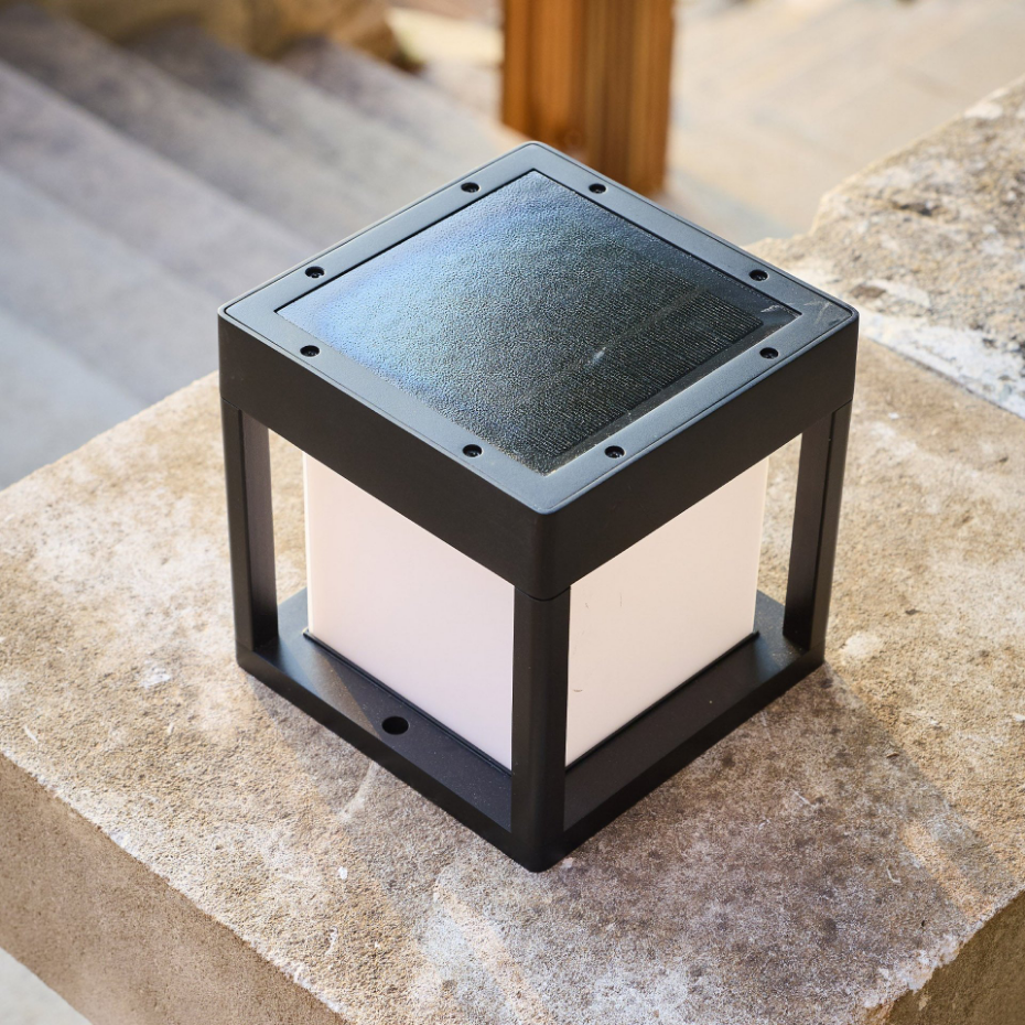 Borne solaire poteau PILARO sensor H15cm