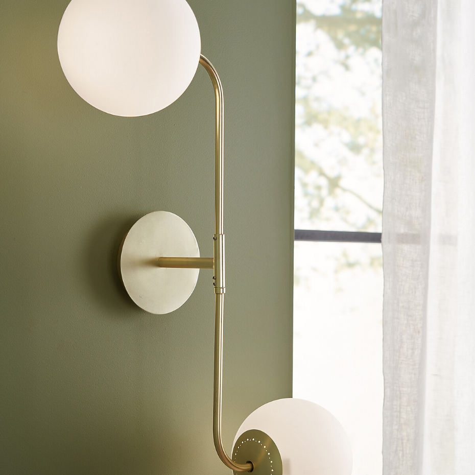 Applique double laiton et verre opaline, Moricio