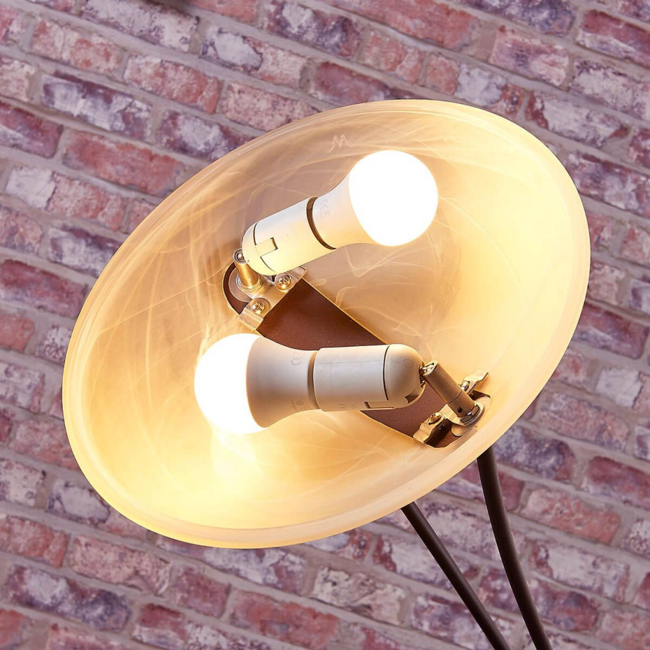 Lampadaire en métal traditionnel, Felicia