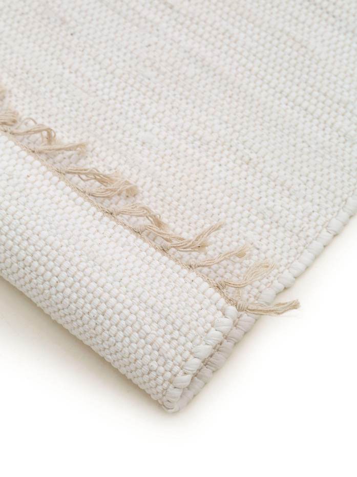 Tapis fabriqué à partir de matériaux recyclés tissé main TOM