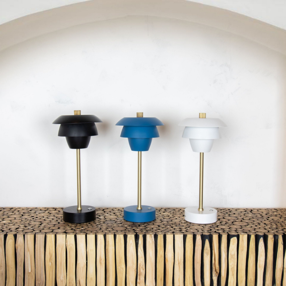 Lampe à poser rechargeable en métal