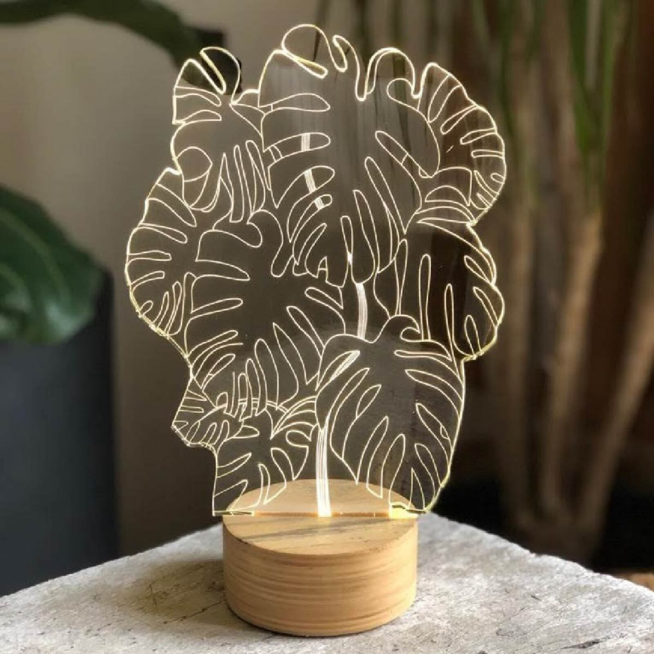 Lampe de salon en verre motif monstera By Bulbing
