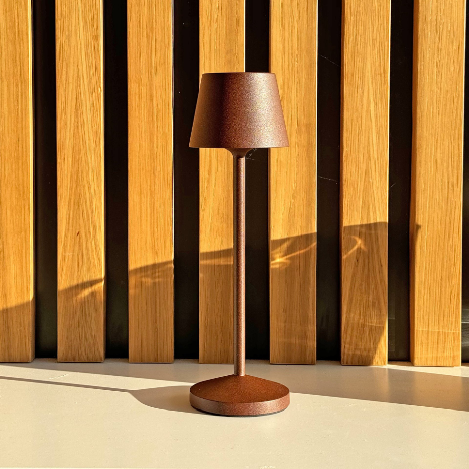 9 Lampe de table EMILY + Socle de charge