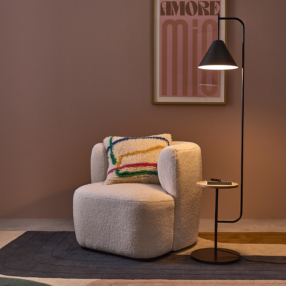Lampadaire avec tablette métal fer et chêne, Mugli
