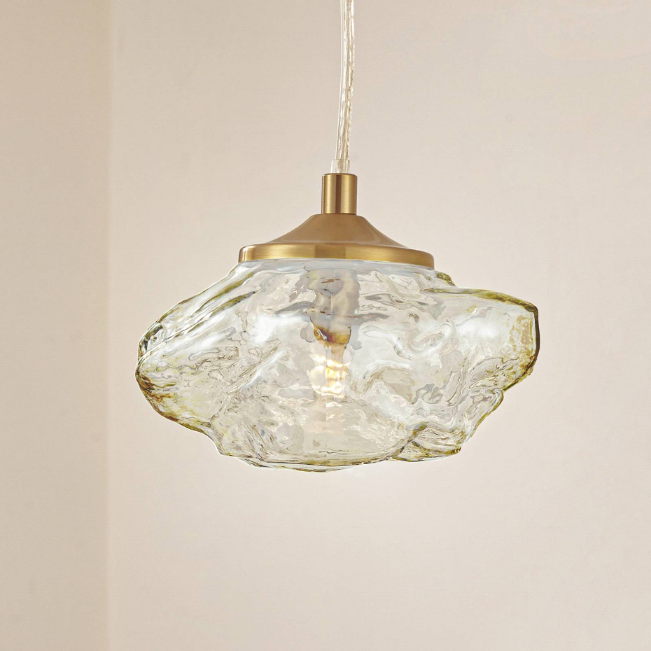Suspension en verre moderne, Piatra
