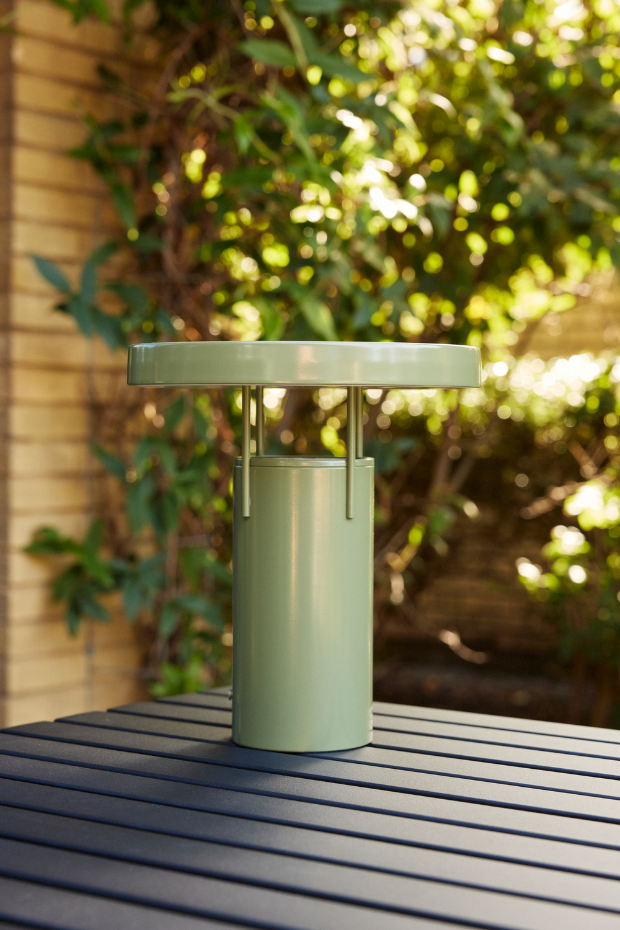 Lampe portable en acrylique et fer BRINGME