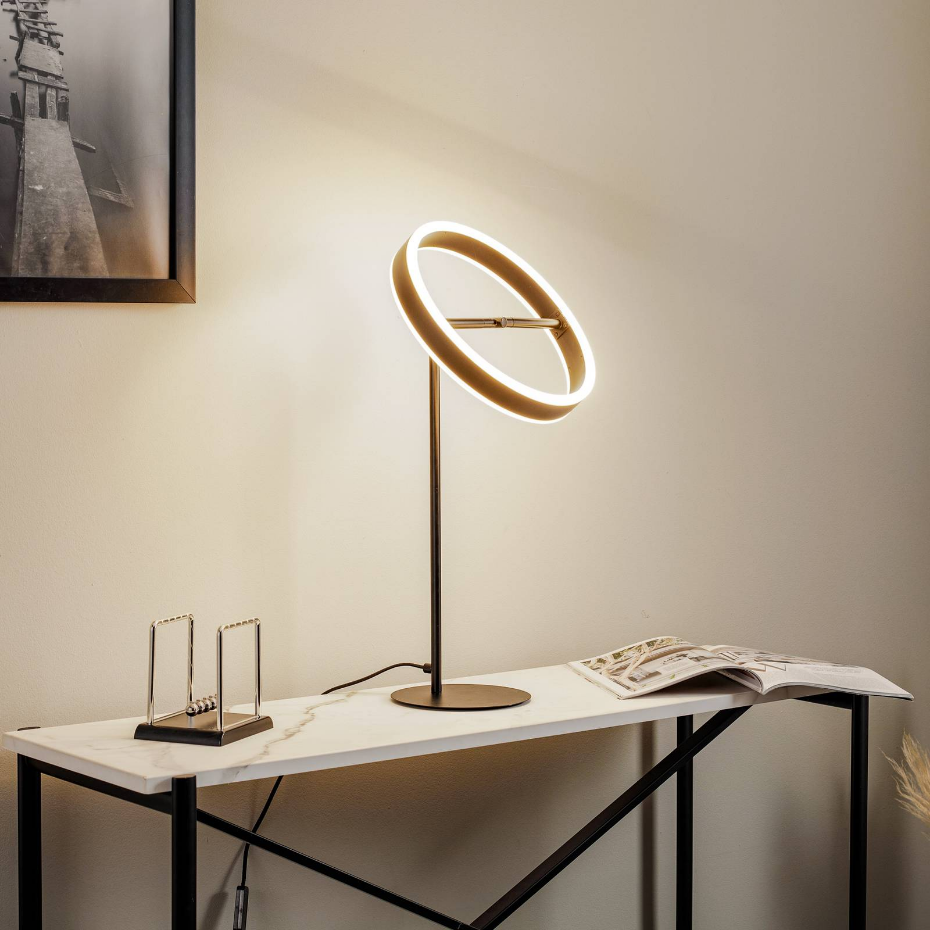 Lampe à poser en métal designLED, Yekta