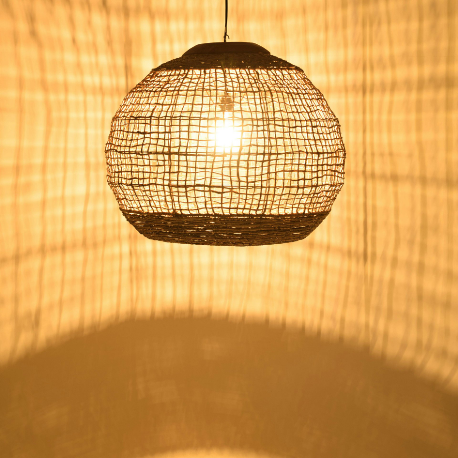 Suspension boule 83x83cm en abaca couleur naturelle et teck FOLELLI