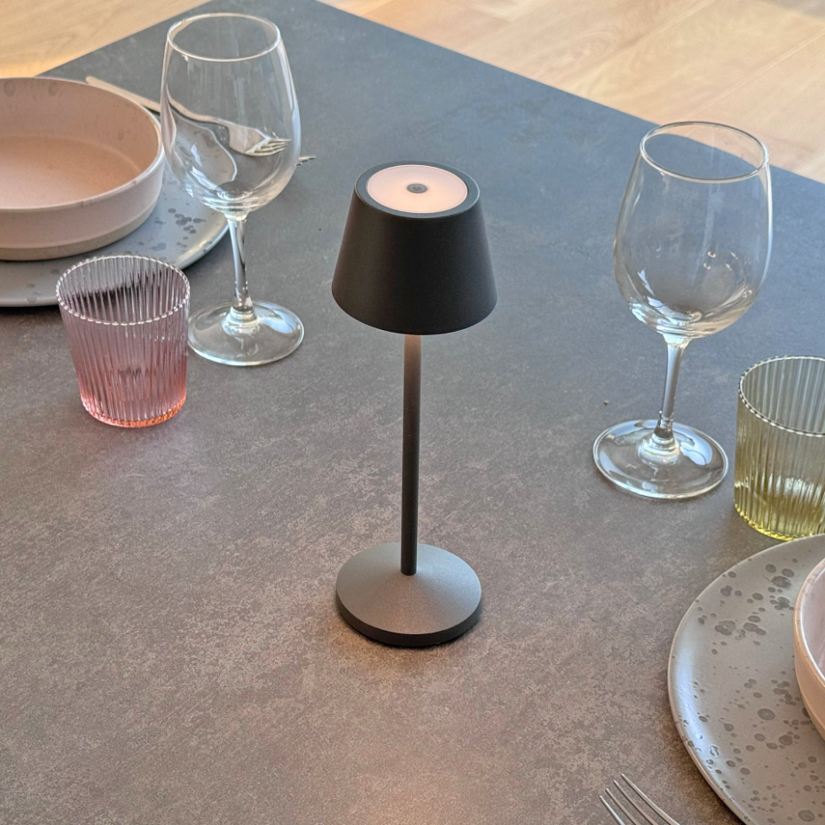 9 Lampe de table EMILY + Socle de charge