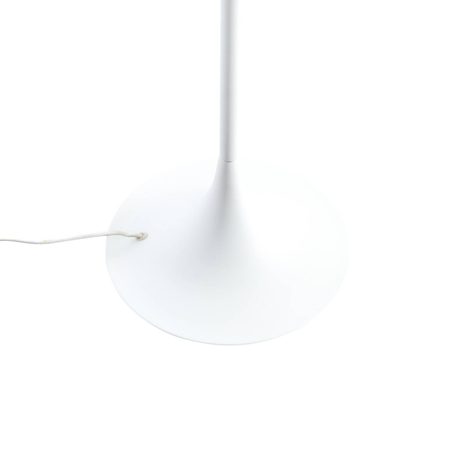 Lampadaire en métal, Eryndor