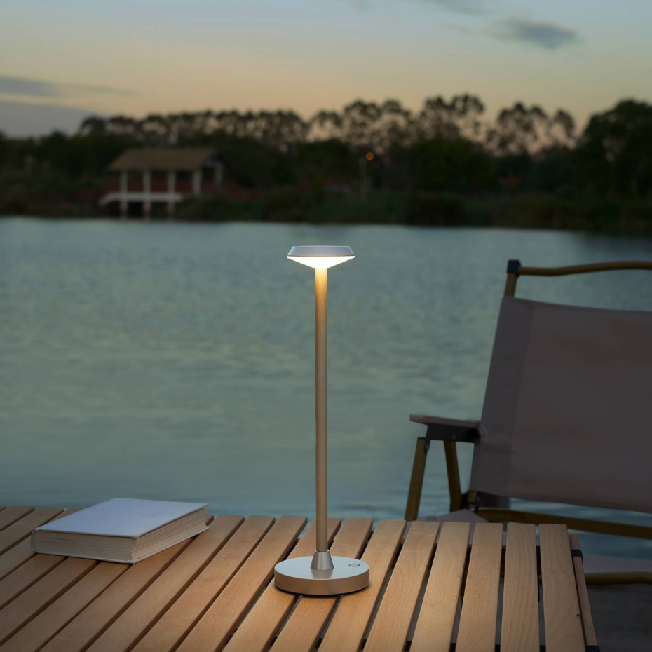 Lampe tactile LED fine et élégante - RICO