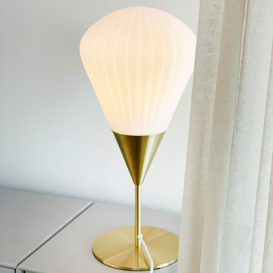 Lampe à poser en métal et en verre laiton Ballon