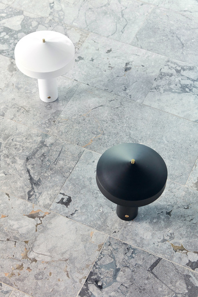 Lampe en métal avec abat-jour