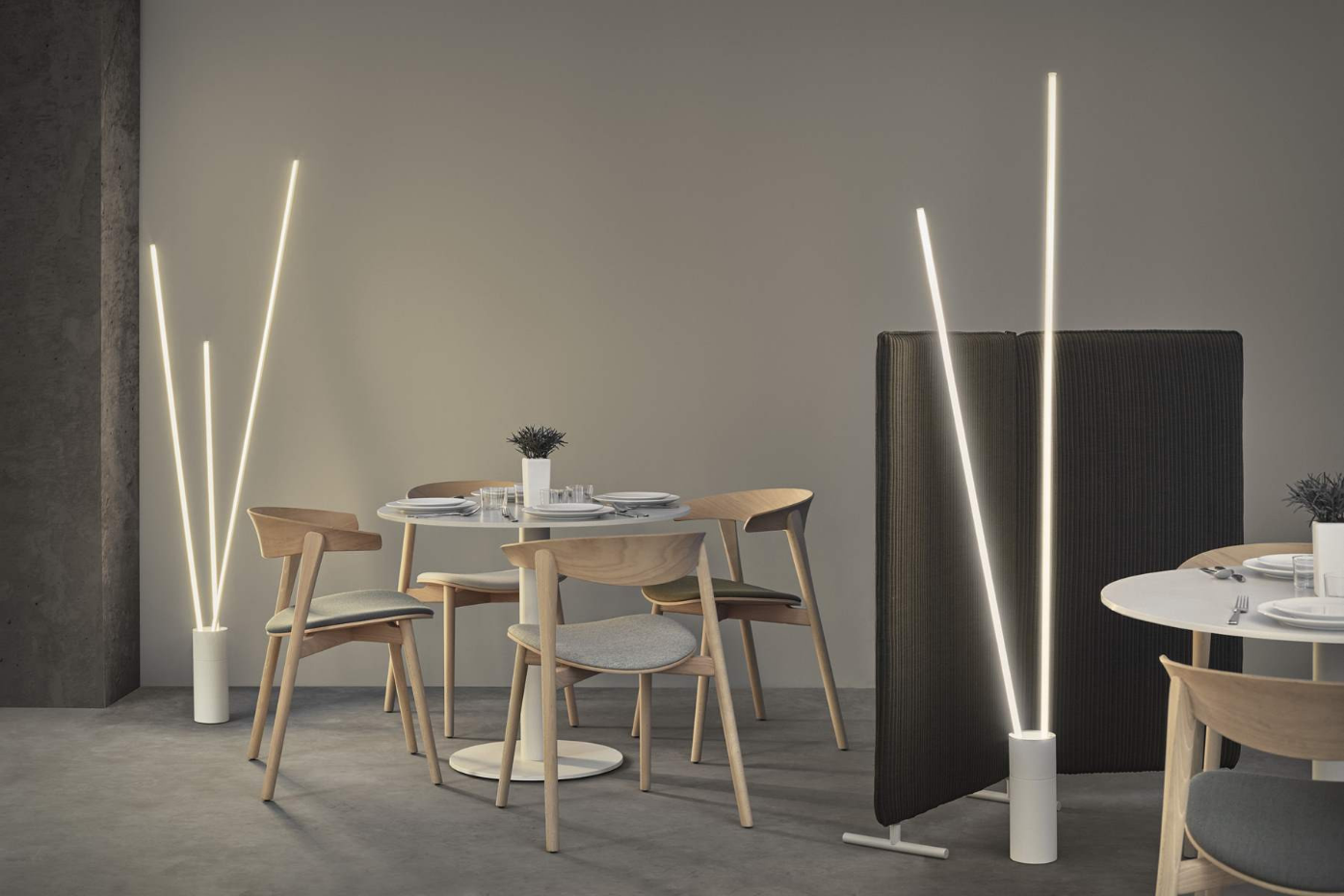 Lampadaire design en métal, VERTICAL